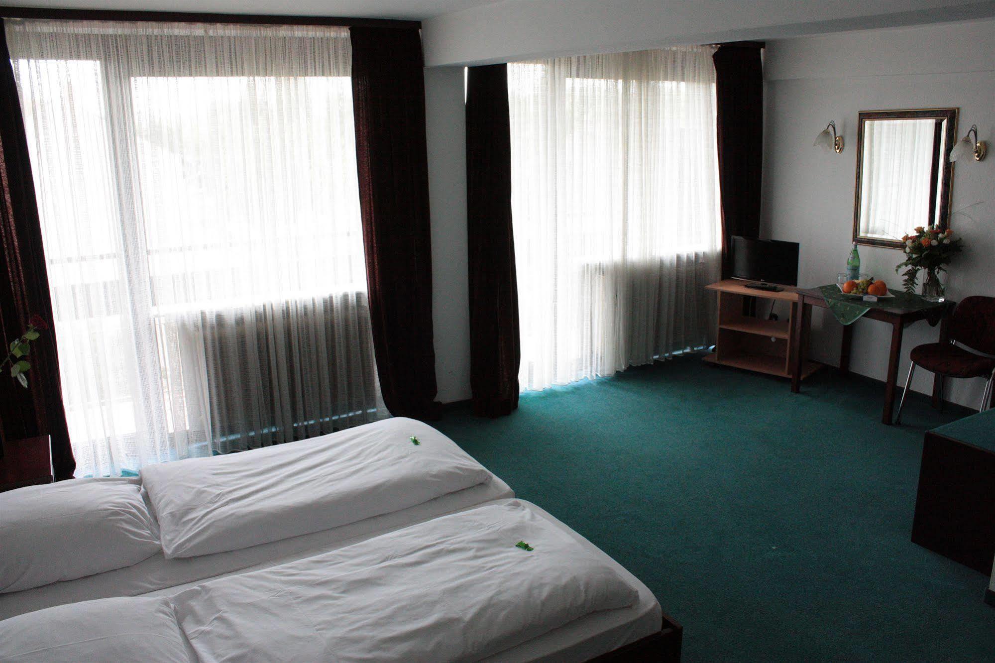 Hotel Mainbogen Offenbach am Main Екстер'єр фото